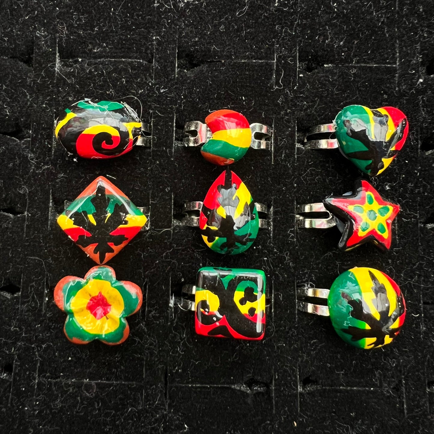 9x Rasta painted resizeable Rings weed star flower shaped Rings