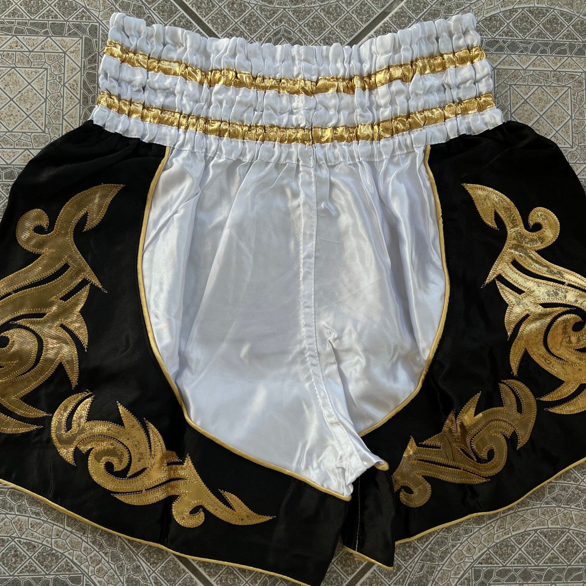 Muay Thai Kick Boxing Shorts Size Medium Mens Womens Mixed Martial Arts UFC MMA