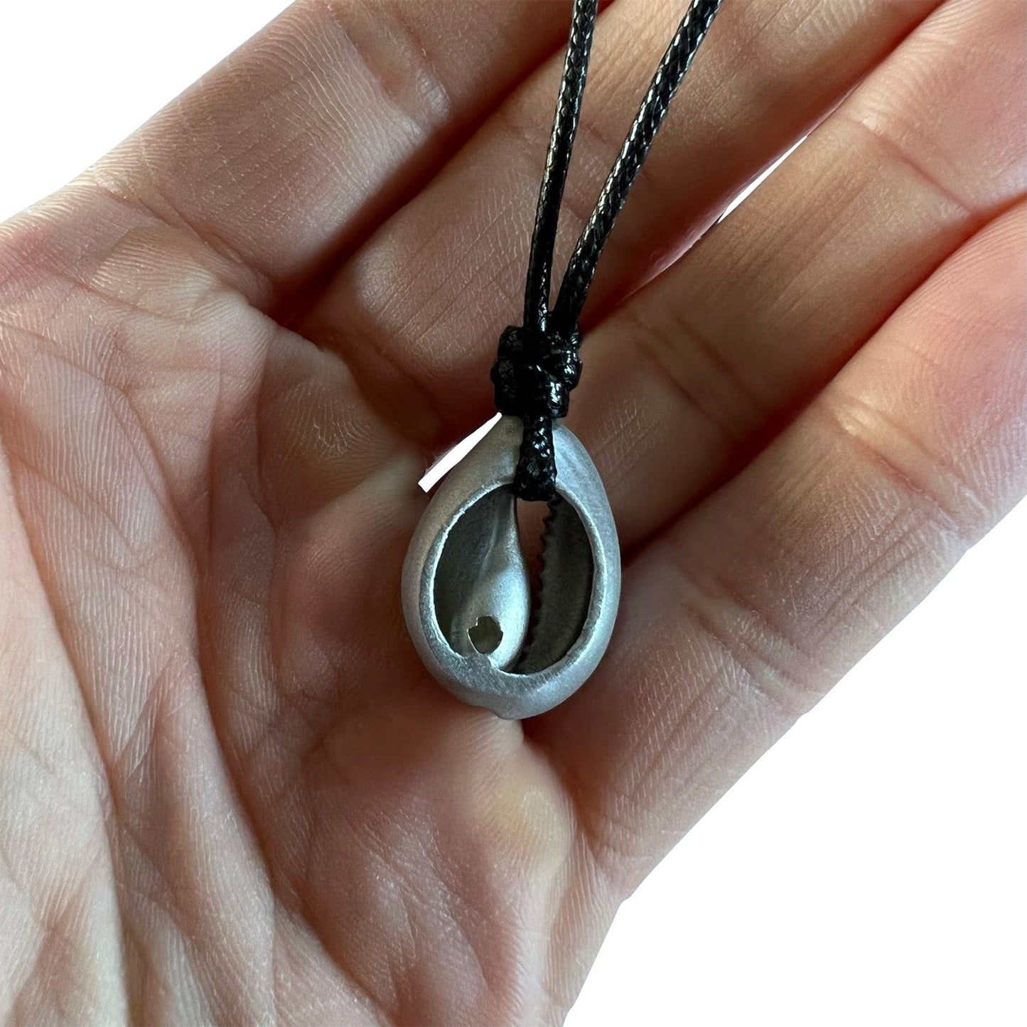 Silver Colour Shell Pendant Necklace Black Cord Chain Man Woman Boy Girl Jewelry